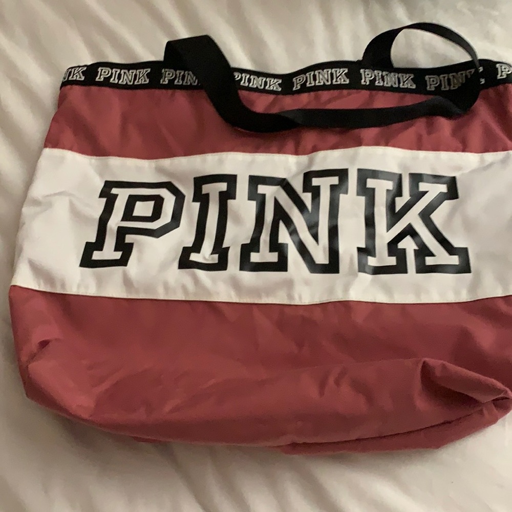 vs pink duffel bag